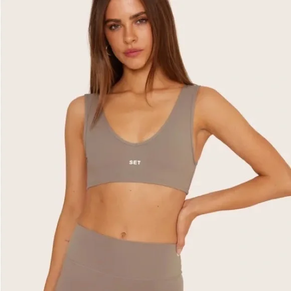 SET Active Tan Sportbody Dip Bra & Leggings - Picture 2 of 4